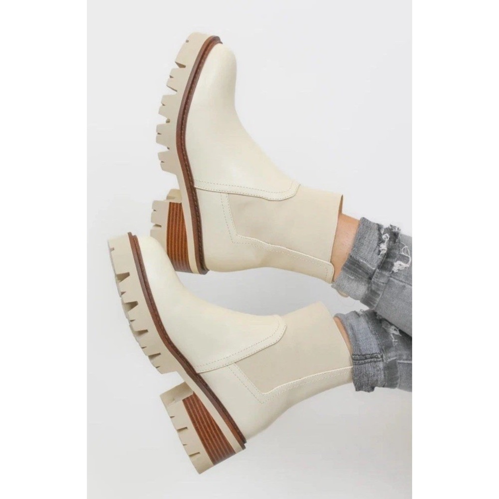 Mia Ives Bone Lug Heel 2.5" Ivory Cream White Slip On Boots Womens 10 M NWT